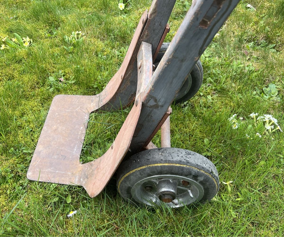 Schubkarren: Schöner- stabiler - antiker Sackkarren – Gebraucht aus Biel/Bienne von SirRolf 3