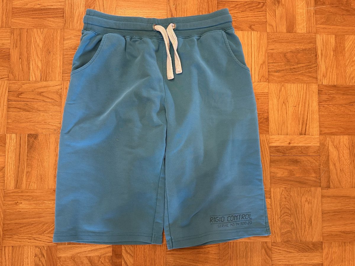 Pantaloni: Sweat Shorts türkis Gr. 158 - 164 – Usato da Winterthur venduto da nelead