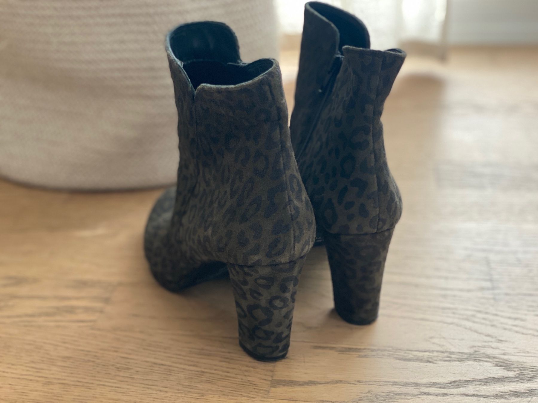 Scarpe da donna: Wildleder Stiefelette Gr. 38, NEU, Ankle-Boot, Khaki – Nuovo (secondo la descrizione) da Zürich venduto da methee1107 7
