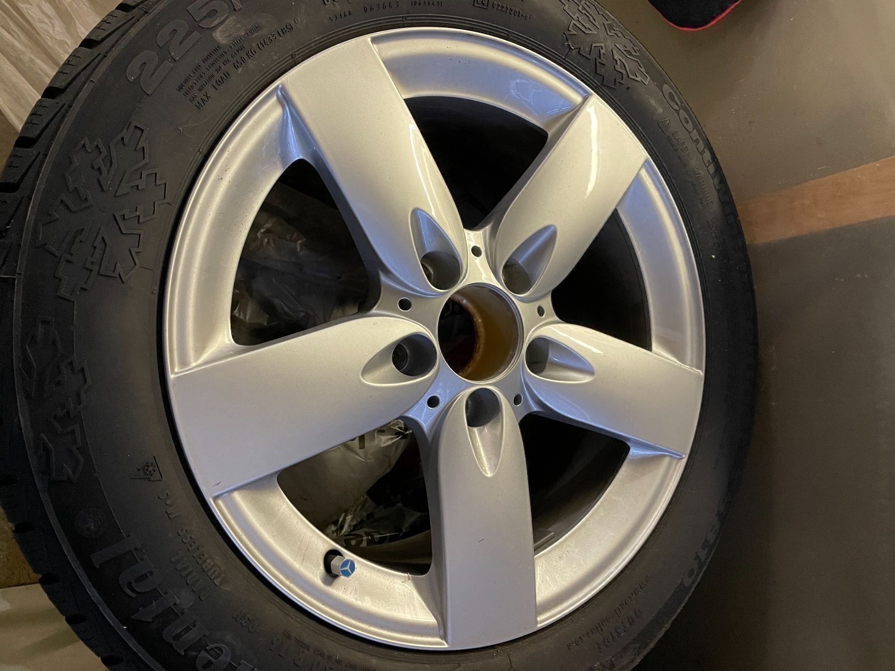 Mercedes-Benz Cerchioni: Alufelgen mit Winterreifen – Usato da Sargans venduto da Svx100