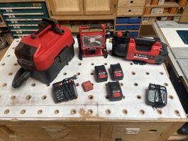 Einhell Akku-Set 18V: Sauger, Lampe, Pumpe, Ladegerät, 3 Akk