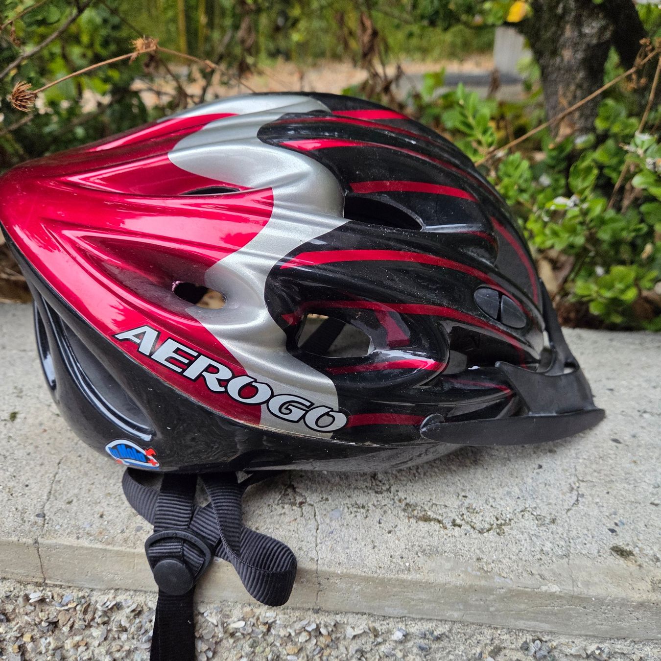Helme: Casque à velos – Gebraucht aus Conches von mrp_qpt5