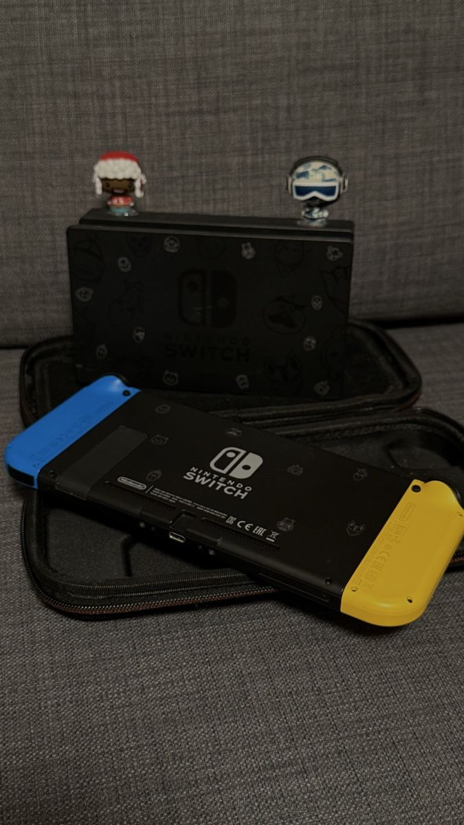 Nintendo Konsolen: Nintendo Switch Fortnite Edition mit Zubehör – Gebraucht aus Baar von len_ndf7 1
