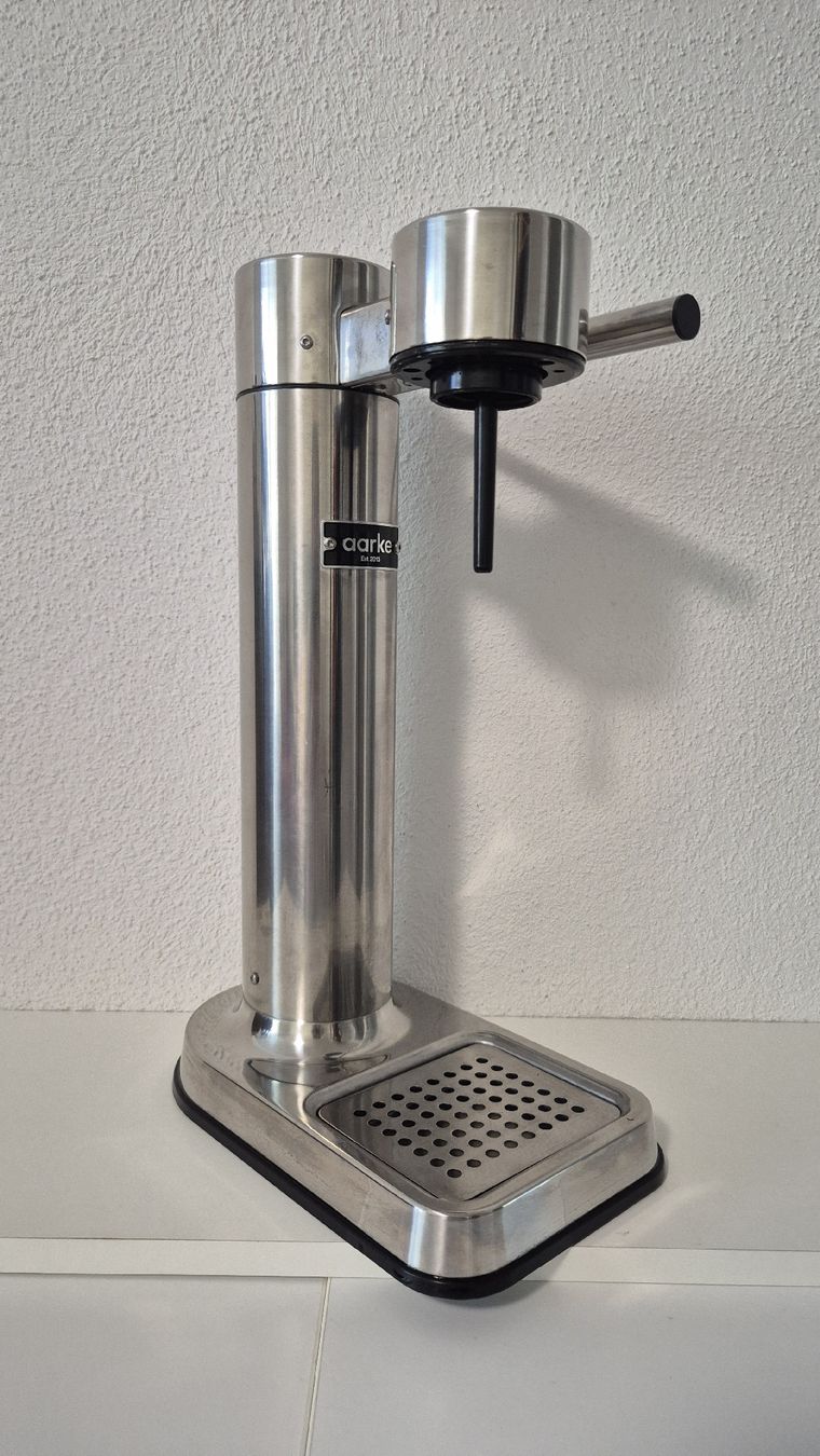 Aarke Elettrodomestici da cucina: AARKE Carbonator II Wassersprudler Silber – Usato da Dübendorf venduto da digital_bath