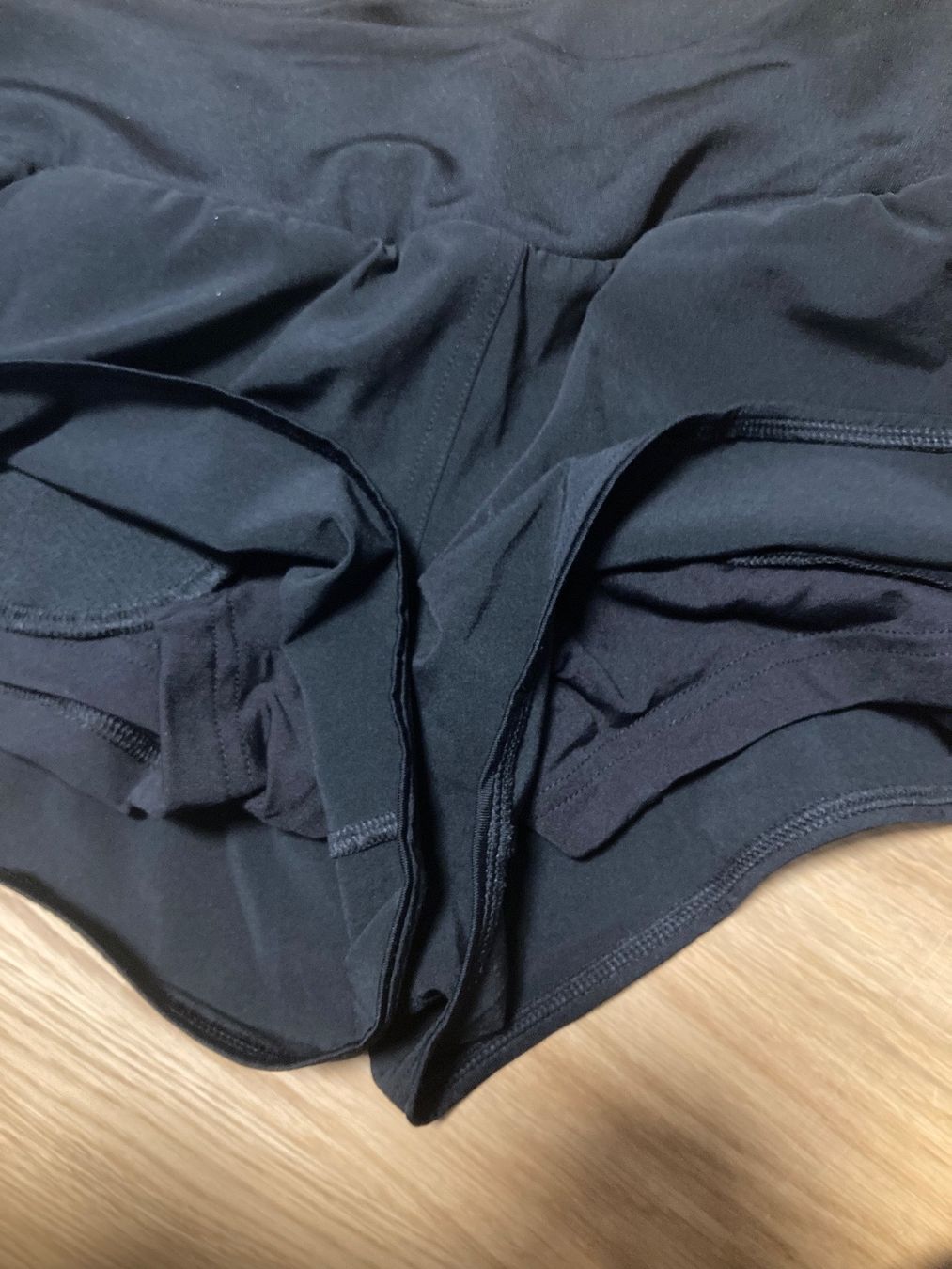Adidas Pantaloni: Shorts Adidas – Usato da Uster venduto da Kalici1 4