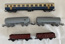 1 Set Güterwagen, 4 Güter- 1 Personenwagen H0= Roco, Liliput