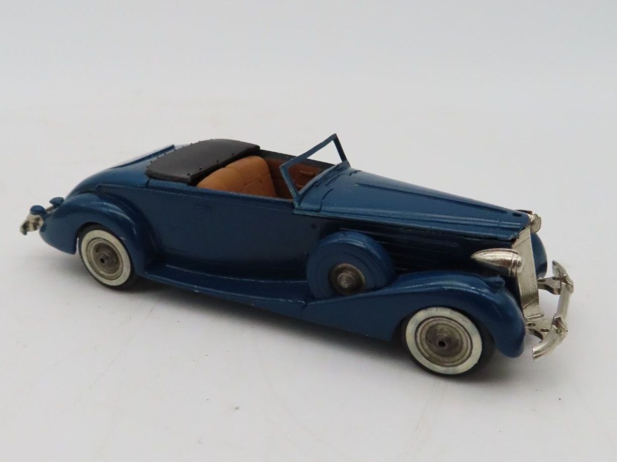 Modellini d'auto: Auto Replicas 16 – Packward Twelve 1937 – Usato da Reinach BL venduto da WBZ-Flohmarkt