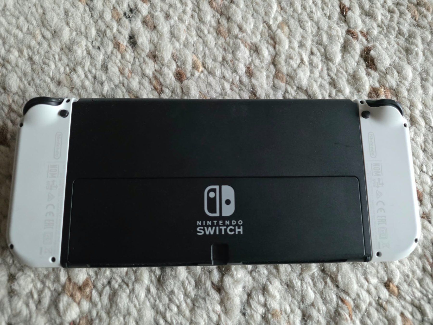 Nintendo Konsolen: Nintendo Switch OLED Weiss inkl. Pro Controller & 3 Spiele – Gebraucht aus Zürich von Crispy012 2
