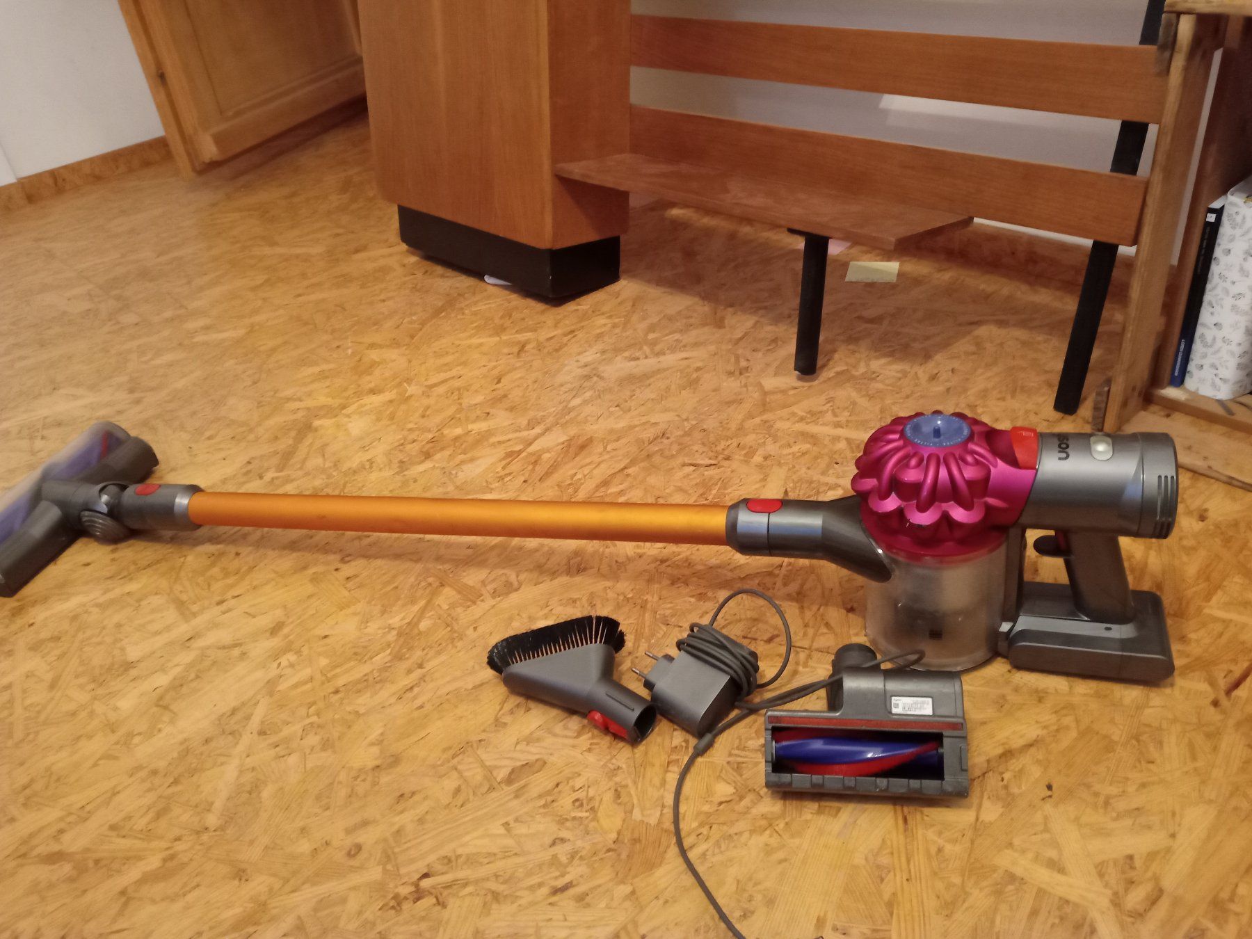 Dyson Aspirateurs & Accessoires: Handstaubsauger Dyson V7 – D'occasion à Prez-vers-Siviriez par Monija70