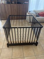 Parc pour bébé en bois noir avec matelas inclus