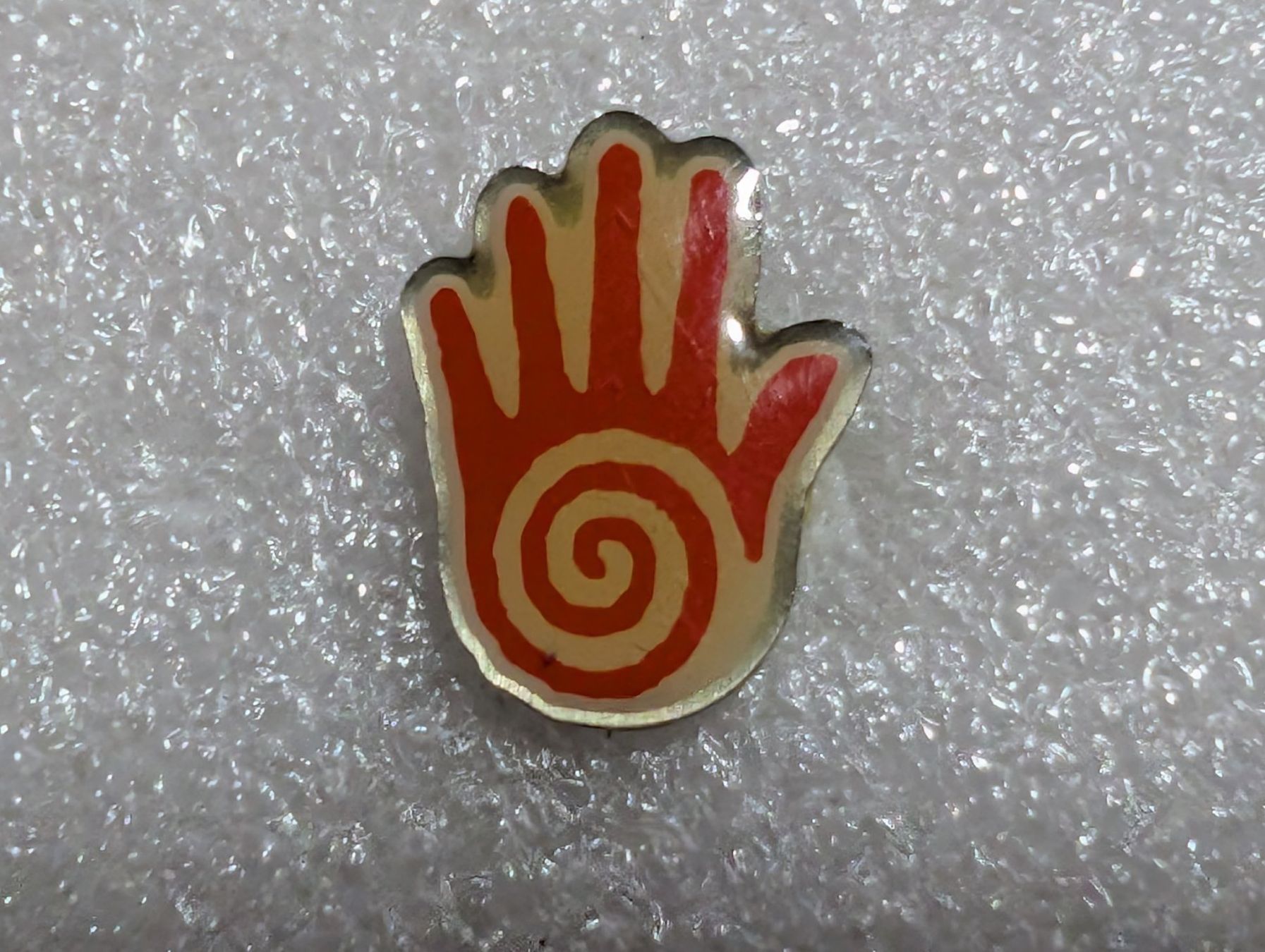 Plaquettes & Badges: Ansteckpin 260: Hand – D'occasion à Oppligen par Pin-Fall-Shop