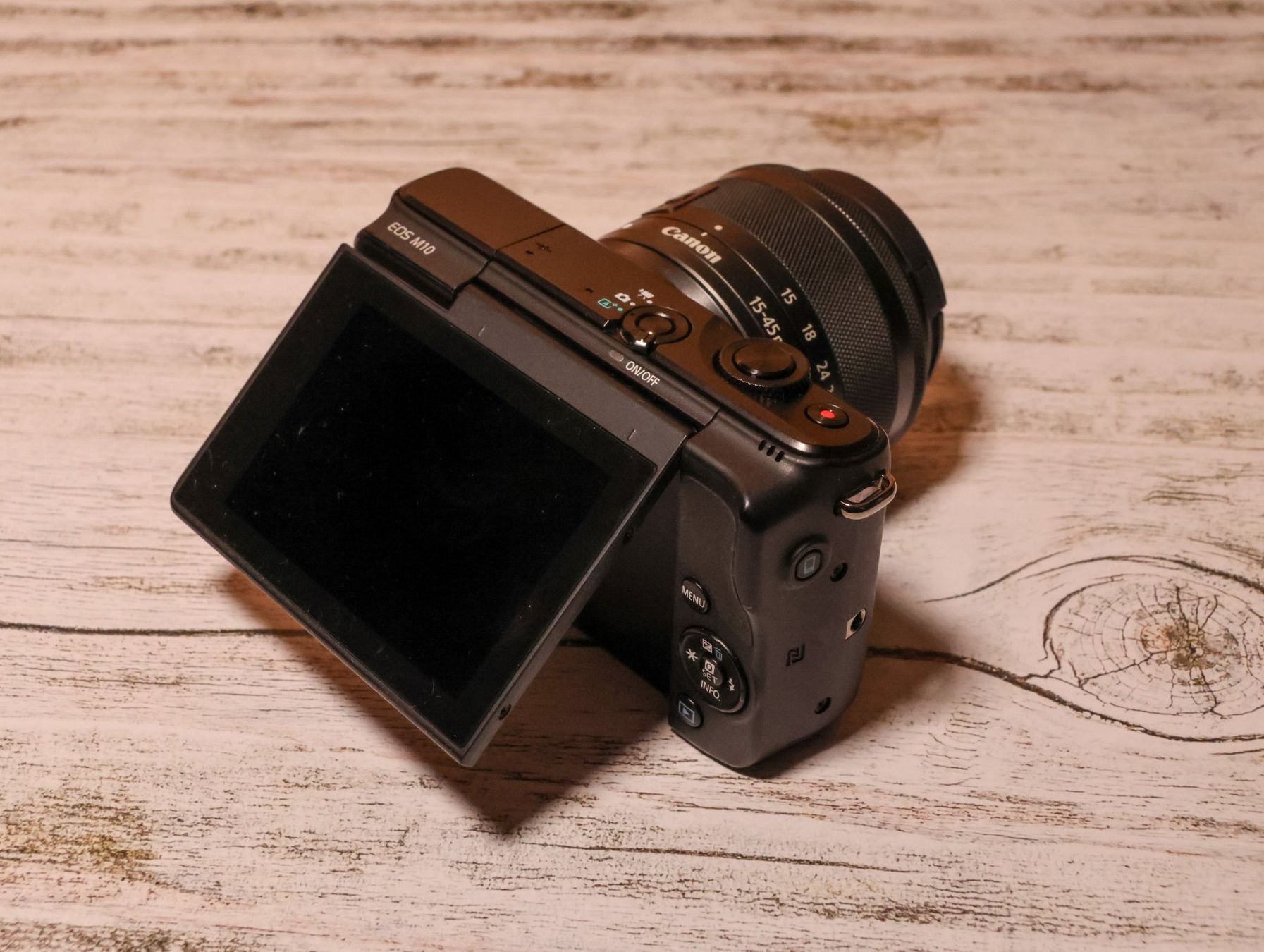 Canon Fotocamera: Canon EOS M10 mit EF-M 15–45 mm Kit-Objektiv – Usato da Seedorf UR venduto da enrique02 1