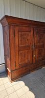 antiker 2 türiger schrank