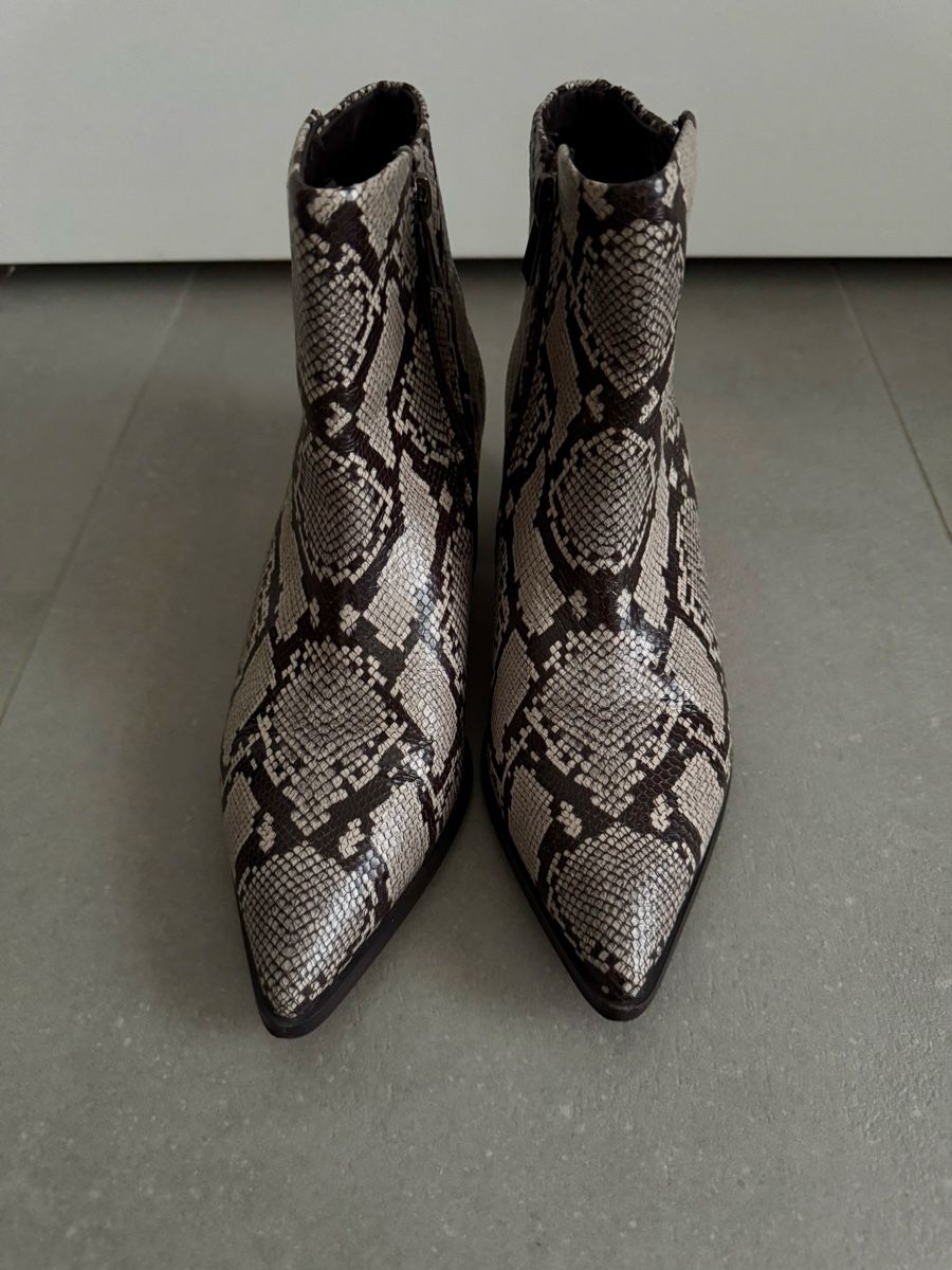 Scarpe da donna: Stiefeletten Leder Schlangenmuster, Gr. 39 – Usato da Zürich venduto da _luise_ 1