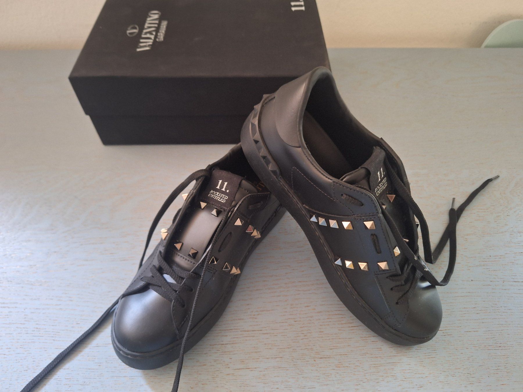 Valentino Scarpe da donna: VALENTINO GARAVANI Rockstud Sneaker schwarz, Gr. 39 – Nuovo (secondo la descrizione) da Zug venduto da BibiB
