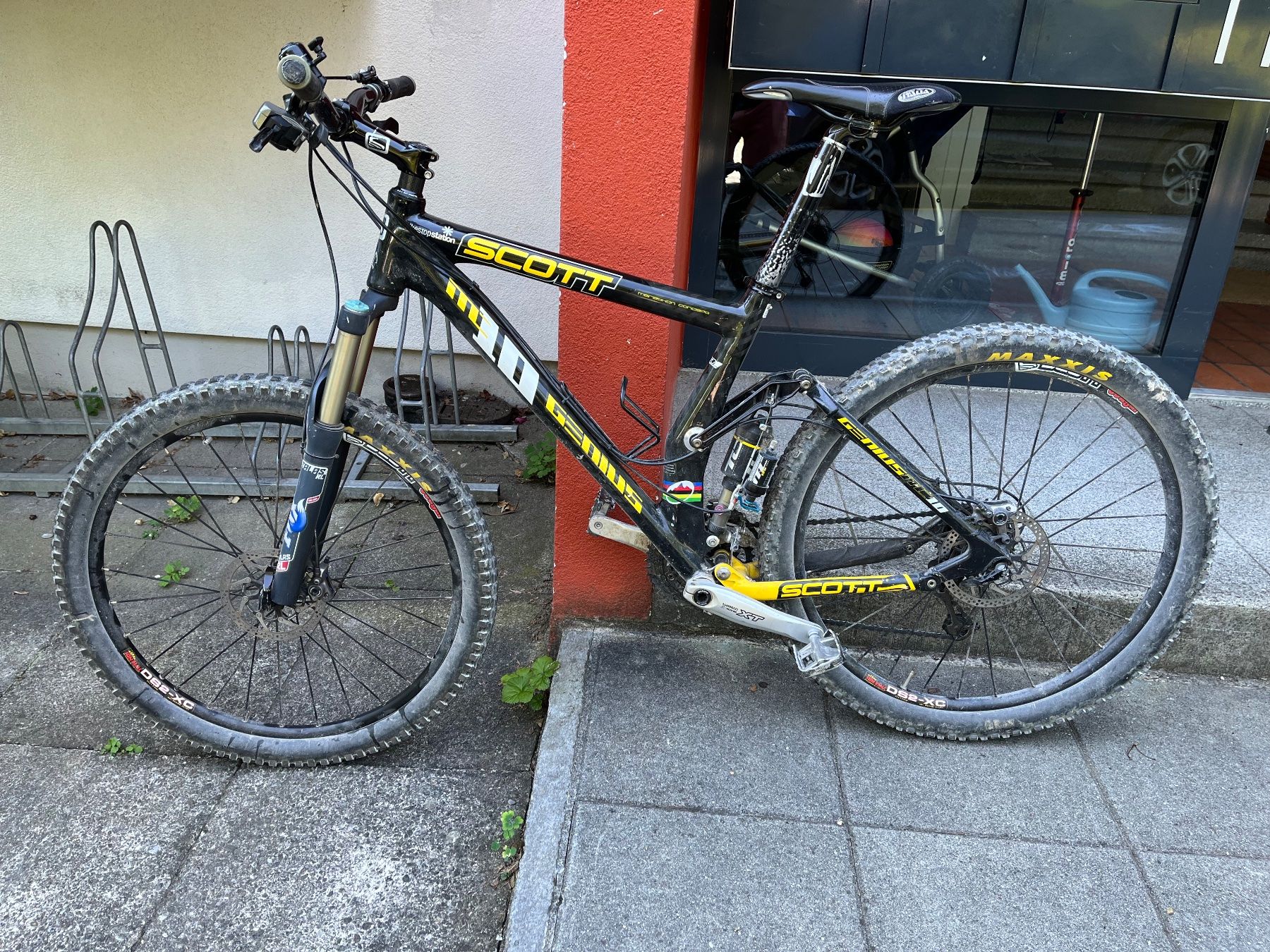 Scott Biciclette: Scott Genius Carbon ca .2011 – Usato da Zürich venduto da Trapps