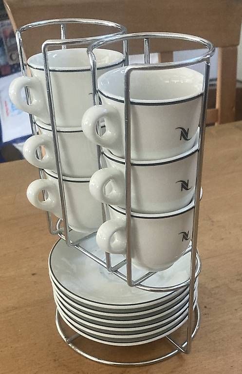 Nespresso Tassen: Espressotassen, etc. m. Gestell – Gebraucht aus Riehen von Albi2010