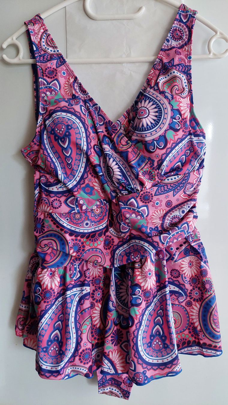 Costumi da bagno & Bikini: Neuer einteiliger Badeanzug mit Röckchen, Gr. XL / 44 – Nuovo (secondo la descrizione) da Oberwil BL venduto da Hunajakakku 1