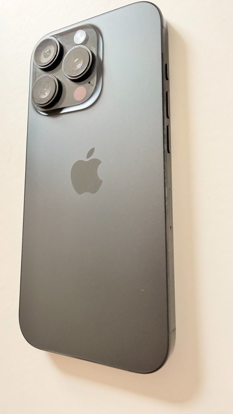 Apple Telefoni cellulari / Smartphones: iPhone 16 Pro, Black Titanium, 128GB / fast Neuzustand – Usato da Walenstadt venduto da kan_7ply 2