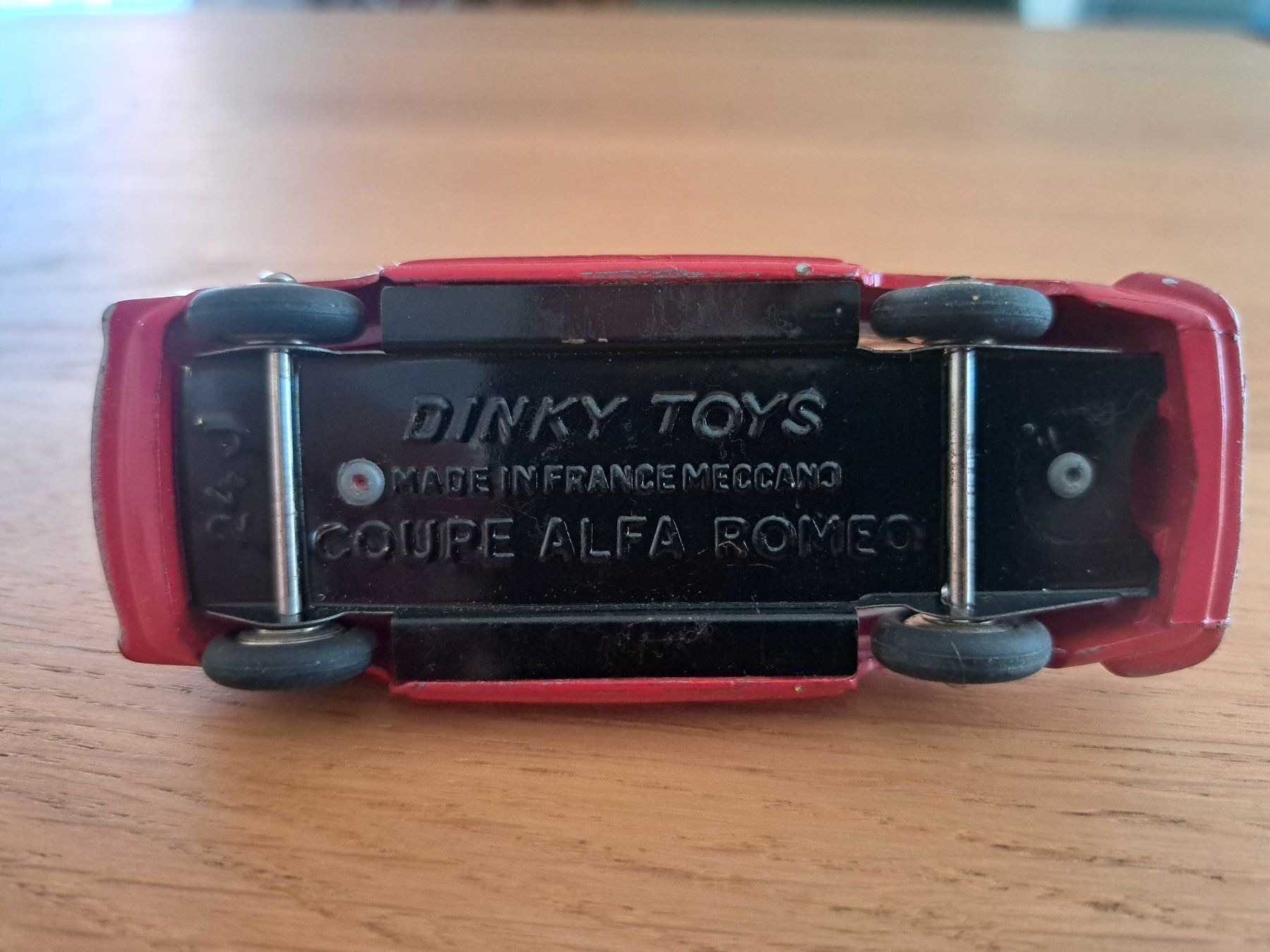 Alfa Romeo Voitures modèles: Alfa Romeo Coupe Dinky Toys – Neuf (Voir description) à Emmenbrücke par bikesandmore75 5