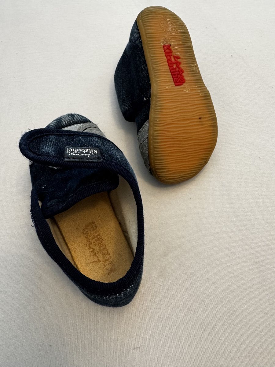 Schuhe für Jungen: Kitzbühel Hausschuhe, Grösse 24, blau mit Waldesign – Gebraucht aus Baar von sabrinas_welt 2