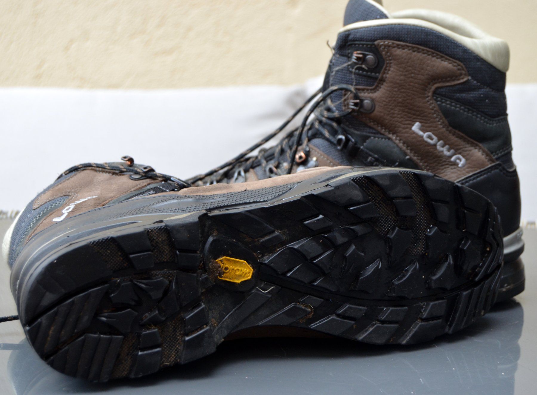 Lowa Herrenschuhe: Lowa Catalan Trekking  Boots / bottes .45 – Gebraucht aus Collonges von arashee 7