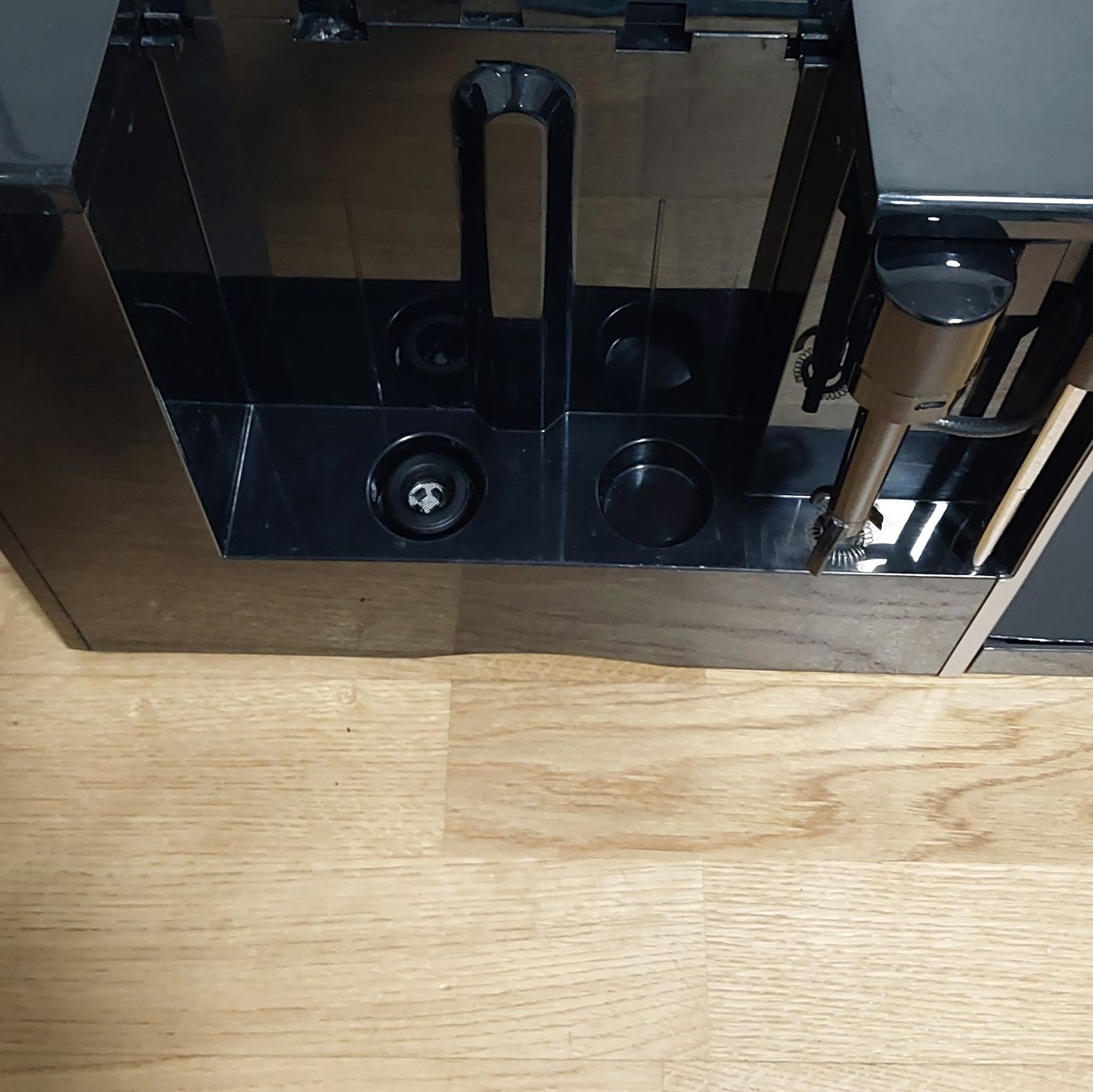 Melitta Macchine per caffè & Macchine per espresso: Melitta Caffeo Bistro Kaffeevollautomat – Difettoso da Winterthur venduto da martini001 5