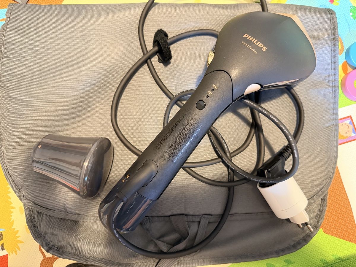 Philips Ferri da stiro: Philips 7000 Series Handheld Steamer - Used, Great Condition – Usato da Dübendorf venduto da xce_m8qq