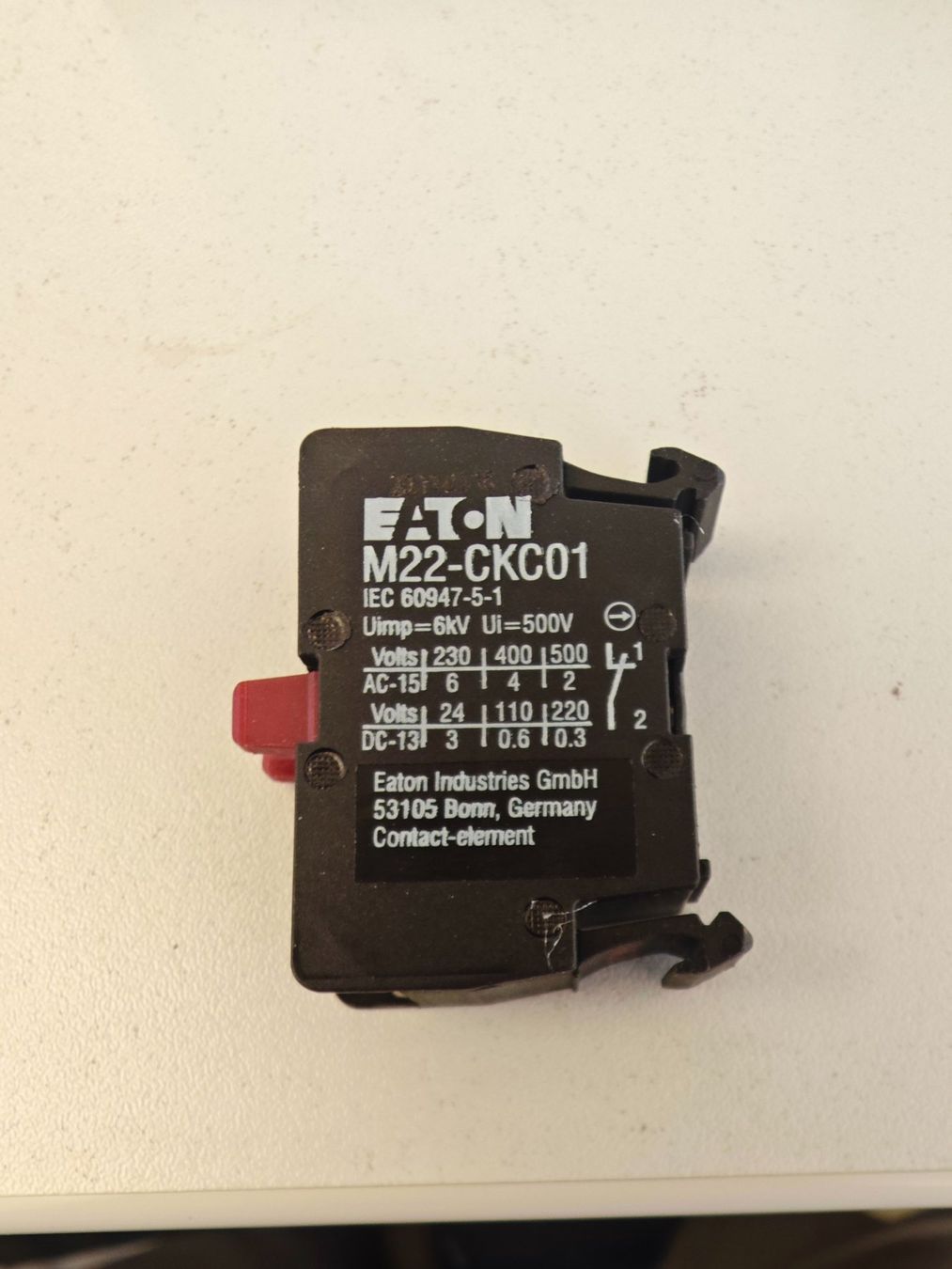 Componenti elettronici: Eaton Öffnerkontakt Bodenmontage – Usato da Vorderthal venduto da eierchopf