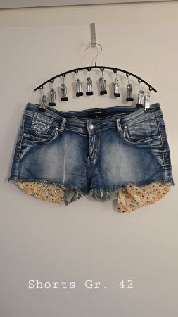 Denim Shorts mit Muster Grösse 42 guter Zustand