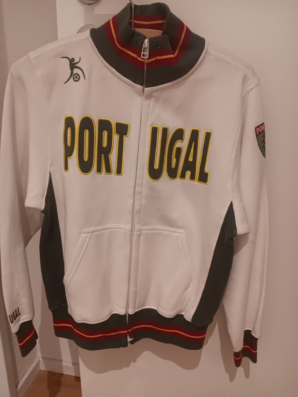 Jacken & Mäntel: SweatJacke Portugal ,Gr.XS – Gebraucht aus aarburg von macacito