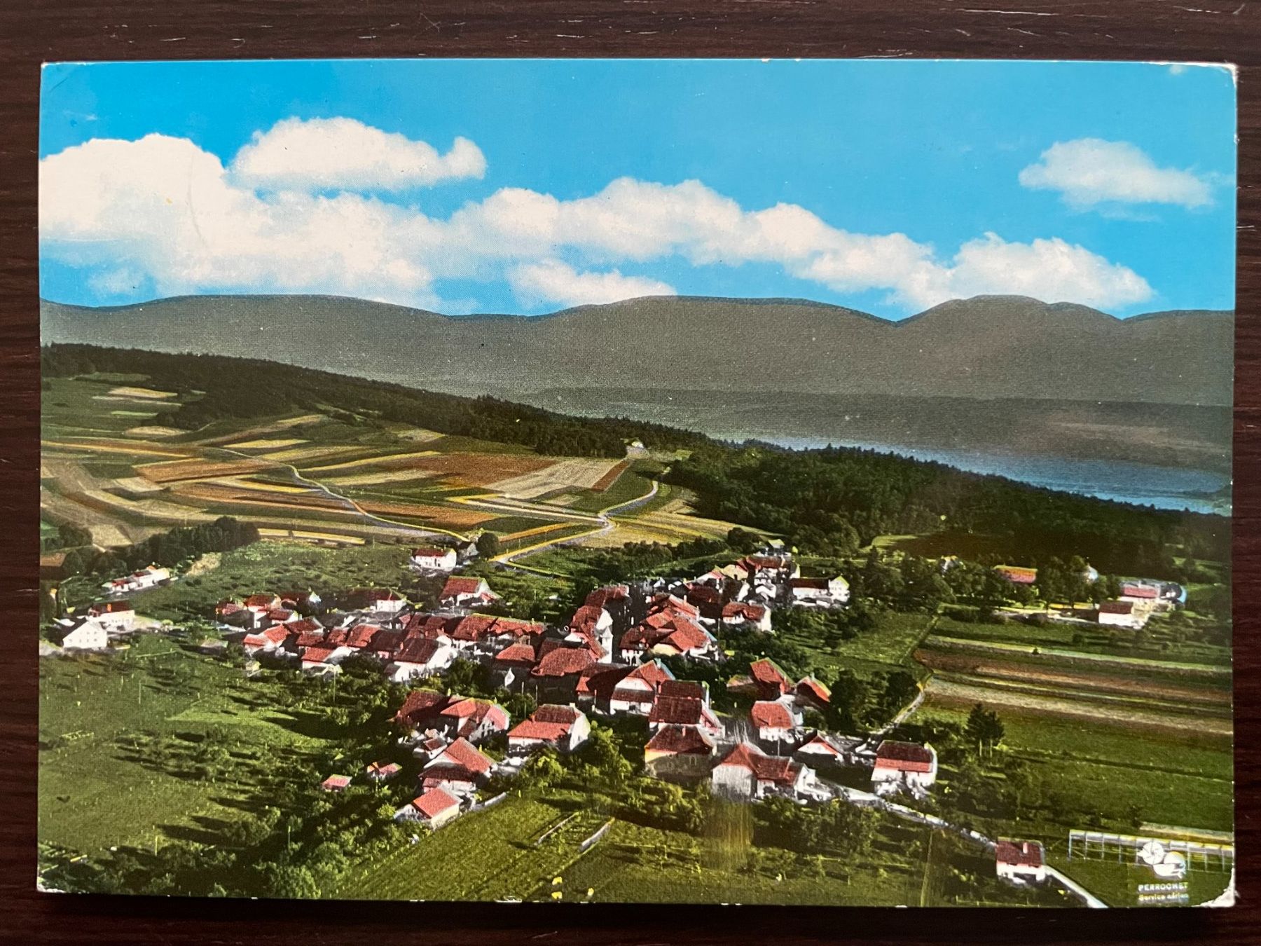 Cartoline postali: LIGNIÈRES 2 CP, Hotel de la Poste + Shell TANKSÄULE 47 – Usato da Wald ZH venduto da TLILEF 4