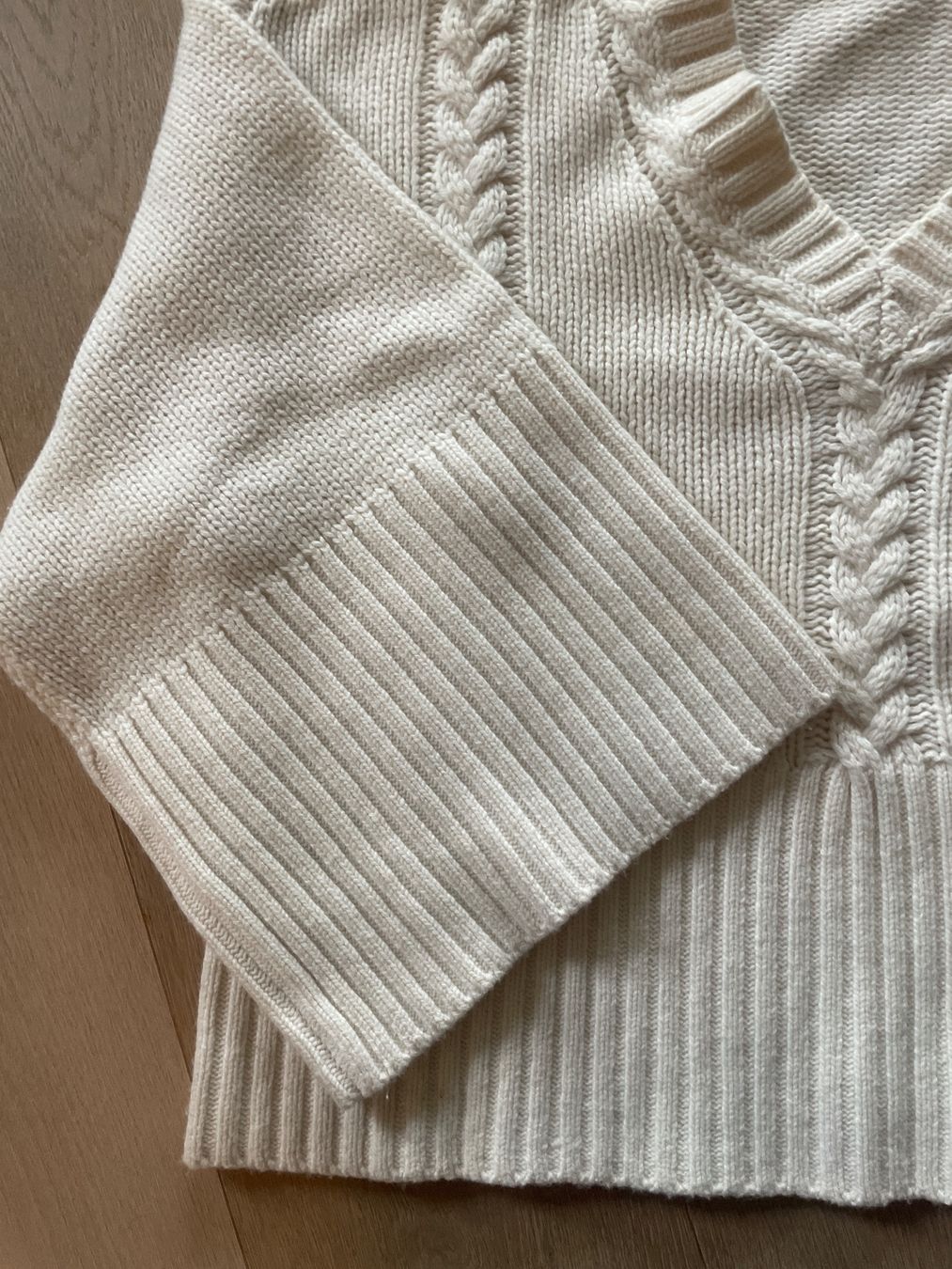 Maglioni & Felpe: Joslin Oversize Strickpullover, Gr.L, neuwertig – Nuovo (secondo la descrizione) da Erlenbach ZH venduto da Pocahoney 2