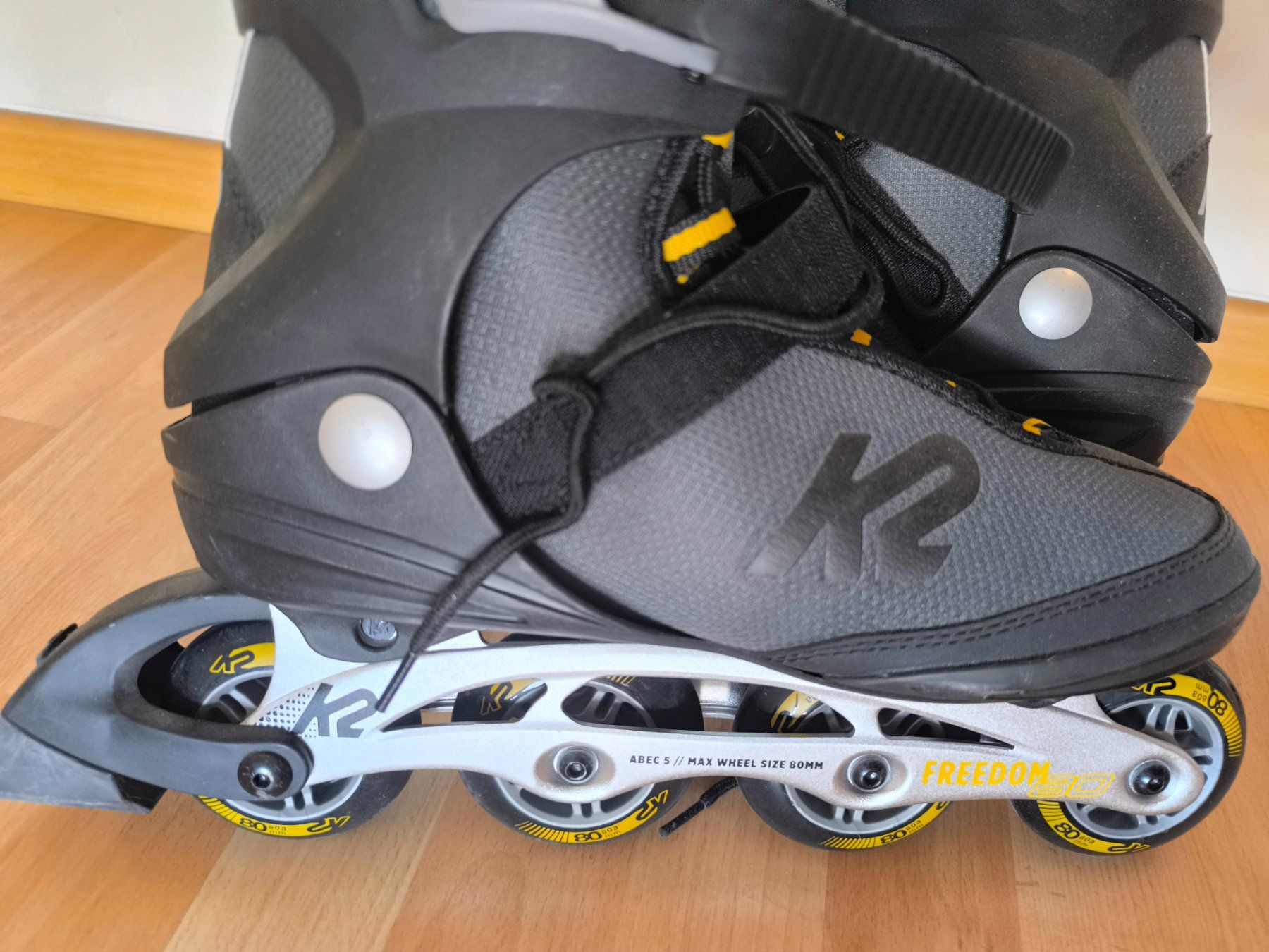 K2 Pattini in linea & Pattini a rotelle: K2 Freedom Inline Skates Gr. 43.5 + Protektor Set – Usato da Egg b. Zürich venduto da backpacker1988 1