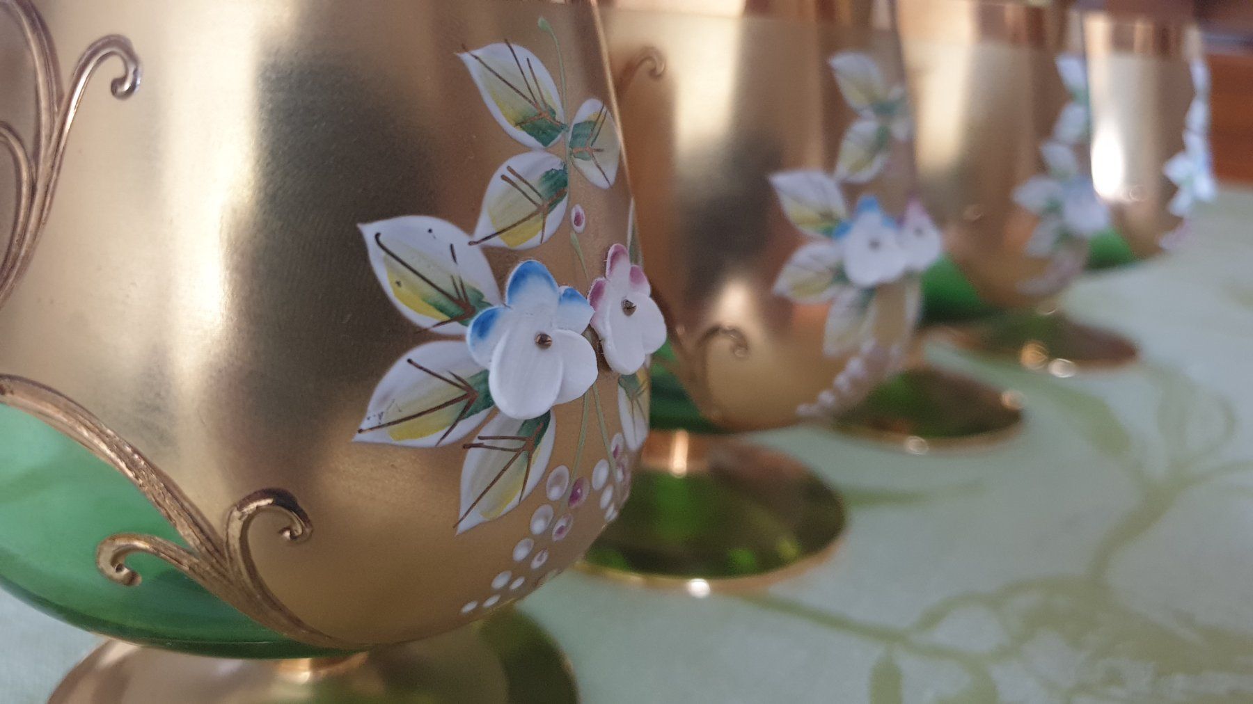Caraffe: Gold Dekanter mit 4 Gläsern, handbemalt – Nuovo (secondo la descrizione) da Muttenz venduto da Glaucos 2