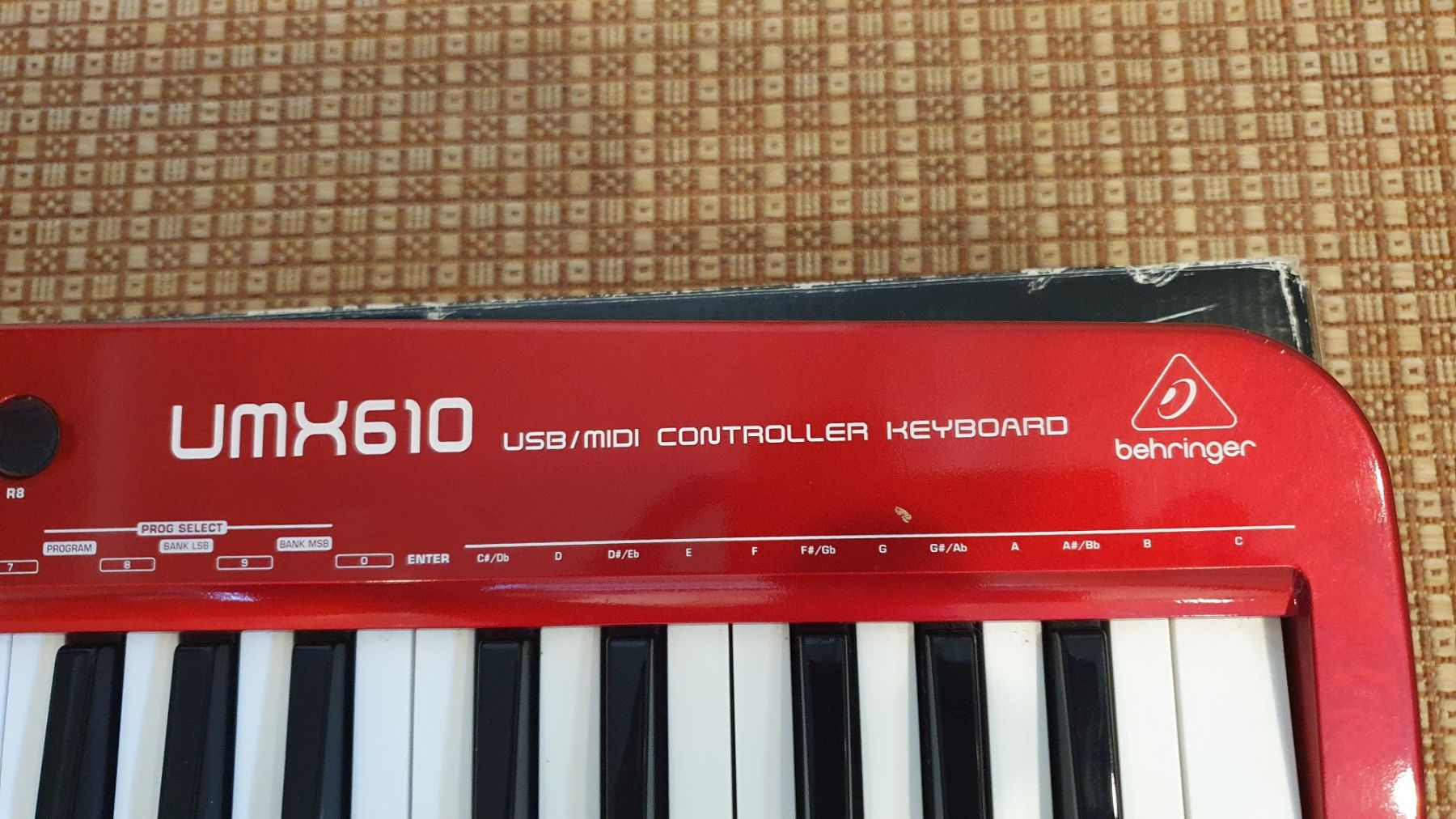 Behringer Strumenti musicali: Midi Controller Keyboard Behringer mit Pianobox – Usato da Teufen AR venduto da Arcros 3