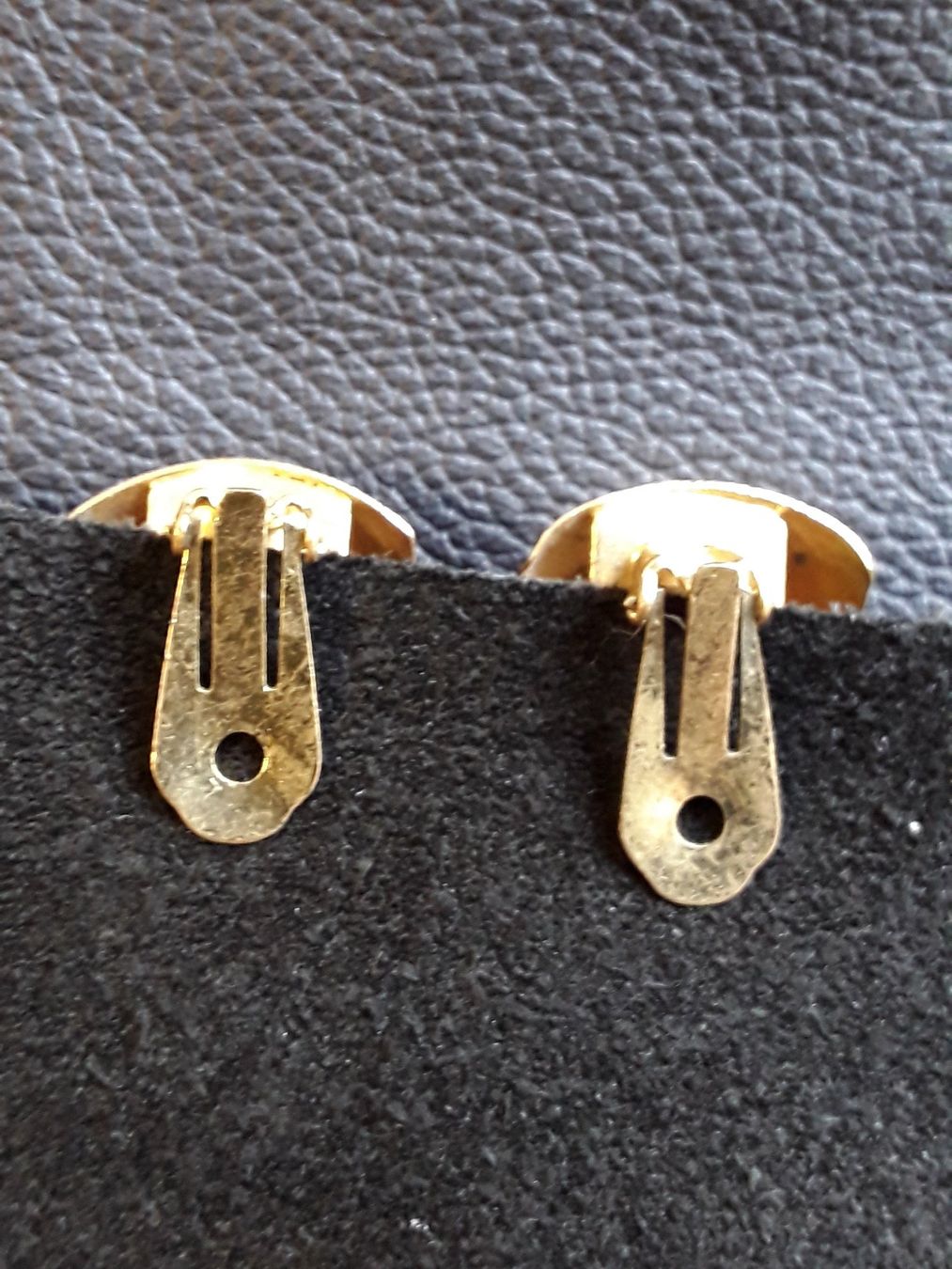 Ohrringe & -stecker: Trendige 60er Vintage Clips – Gebraucht aus Zürich von sanwit 7