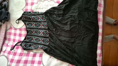 Schwarzä Kleid mit Stickerei Grösse S