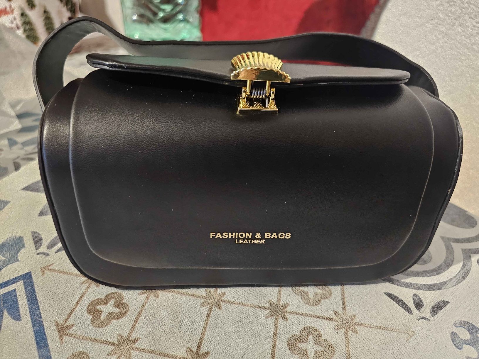 Borse da donna: Sac à main noir très élégant – Nuovo e nell'imballaggio originale da HENNIEZ venduto da mjm_vp6n
