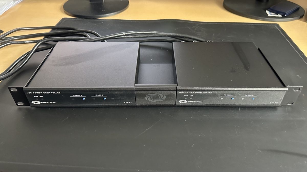 Crestron Sistema di controllo: Crestorn A/C Power Controller – Usato da Goldau venduto da and_8tqf