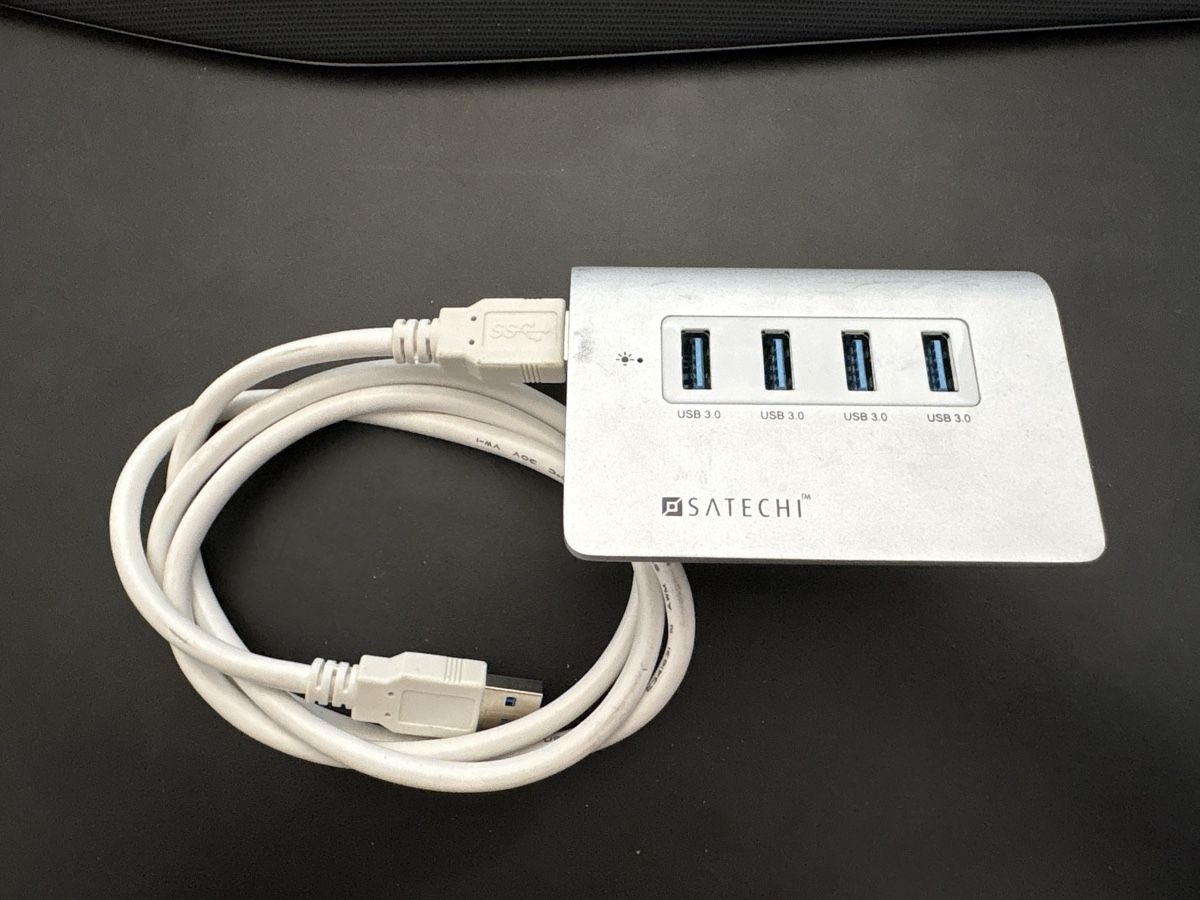 Satechi Hub & Switch: Satechi USB 3.0 Hub  – Usato da Basel venduto da tobitobsenbasel