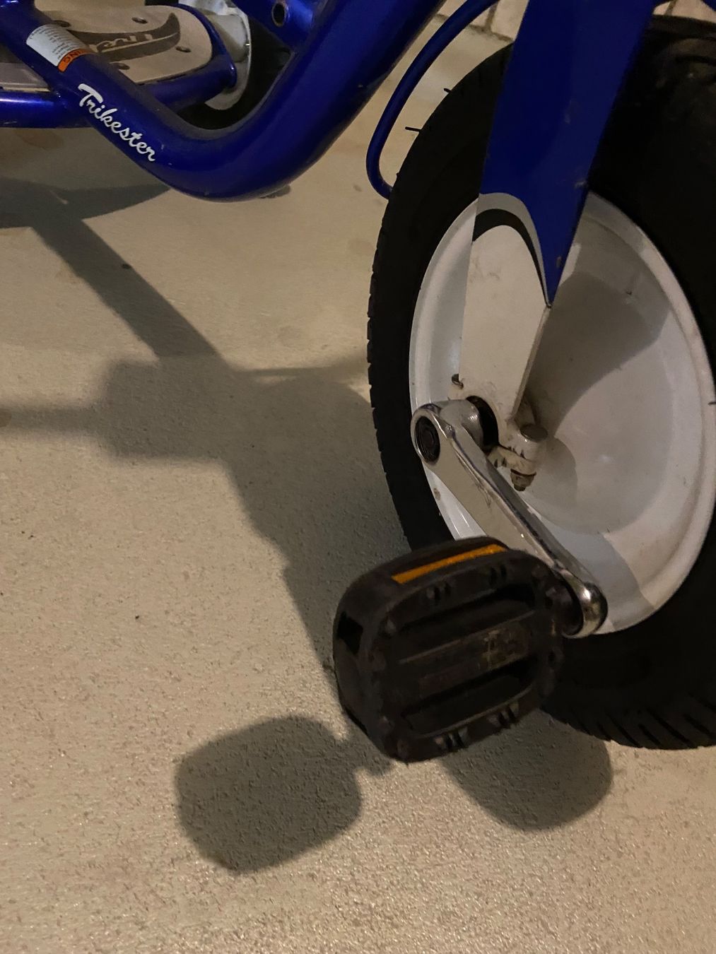 Fahrzeuge für Kinder: Dreirad mit Standplatte – Gebraucht aus Berikon von Zamyra 3