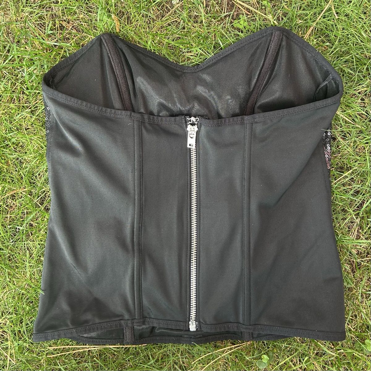 H&M Top: H&M Y2K shiny corset – Usato da brent venduto da fukusapes 2