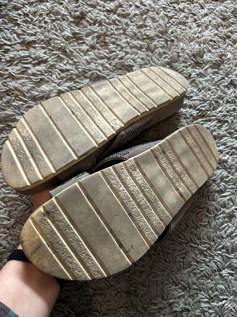 Scarpe da donna: Inuovo Slipper Grösse 40 – Usato da Arnegg venduto da LadinaR94 2