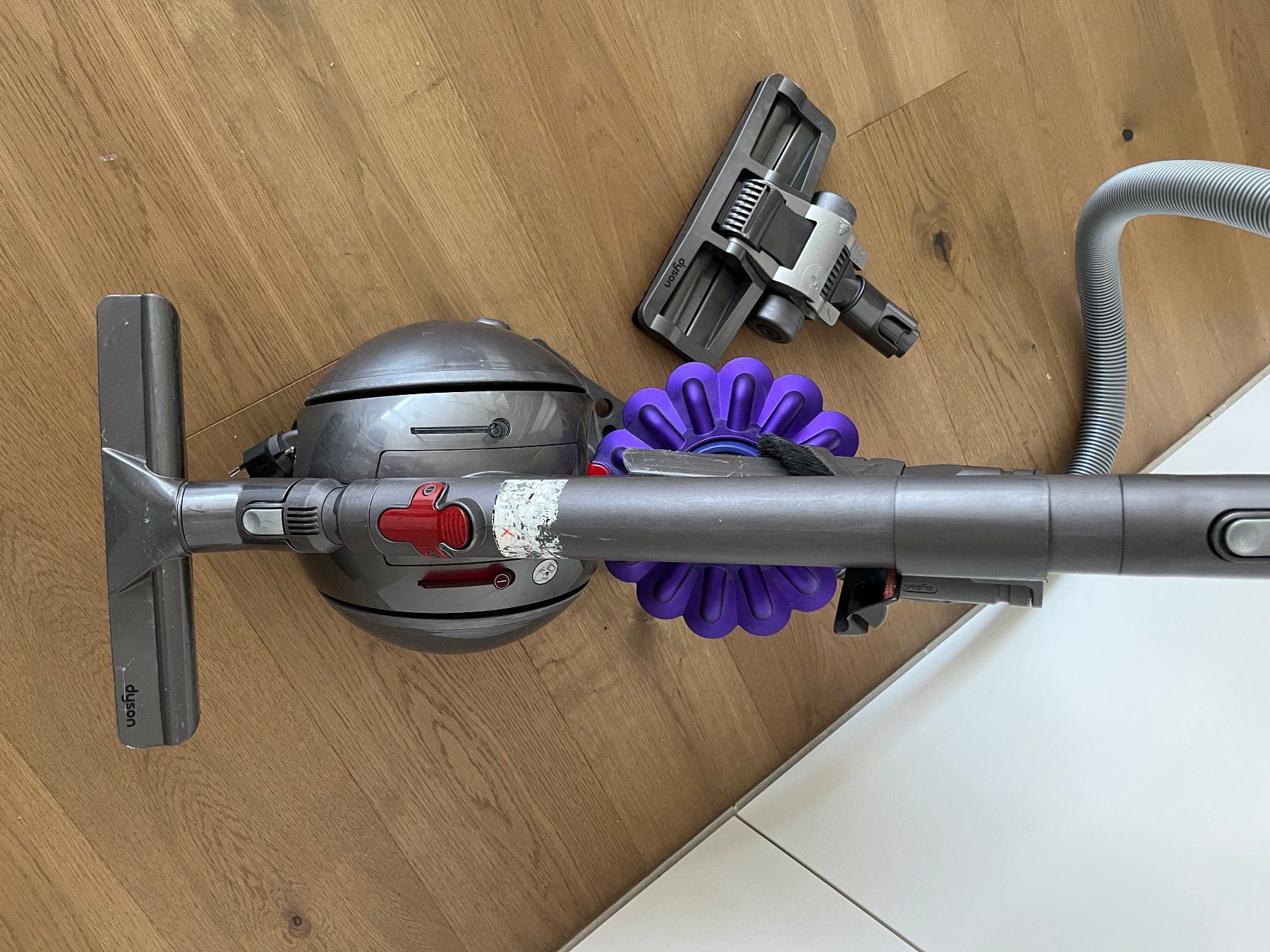 Dyson Aspirateurs & Accessoires: Dyson Ball DC 37 allergy parquet – D'occasion à Fislisbach par achermannr7981 2