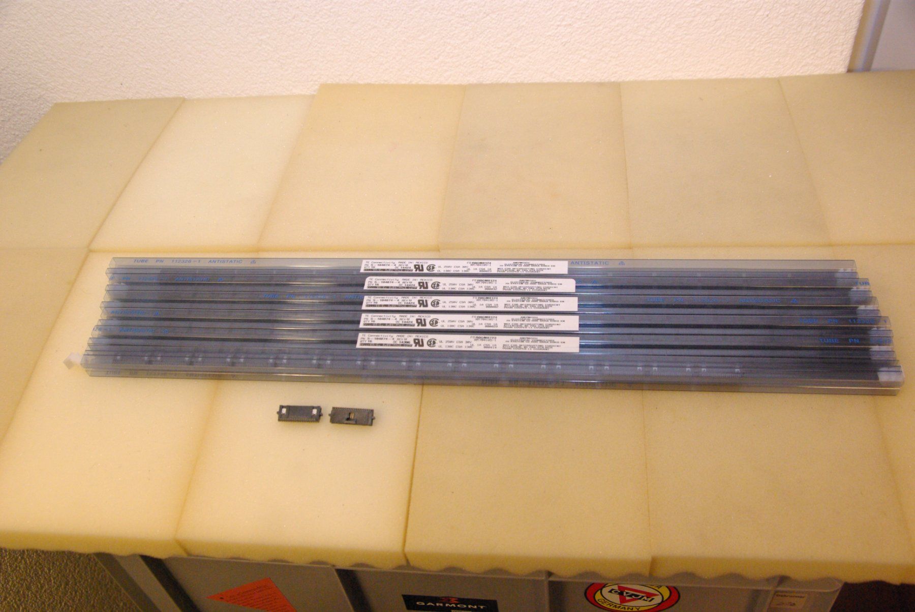 Componenti elettronici: 6 Pkt. Steckverbinder TE Connectivity – Nuovo e nell'imballaggio originale da Herisau venduto da Cevianer1844