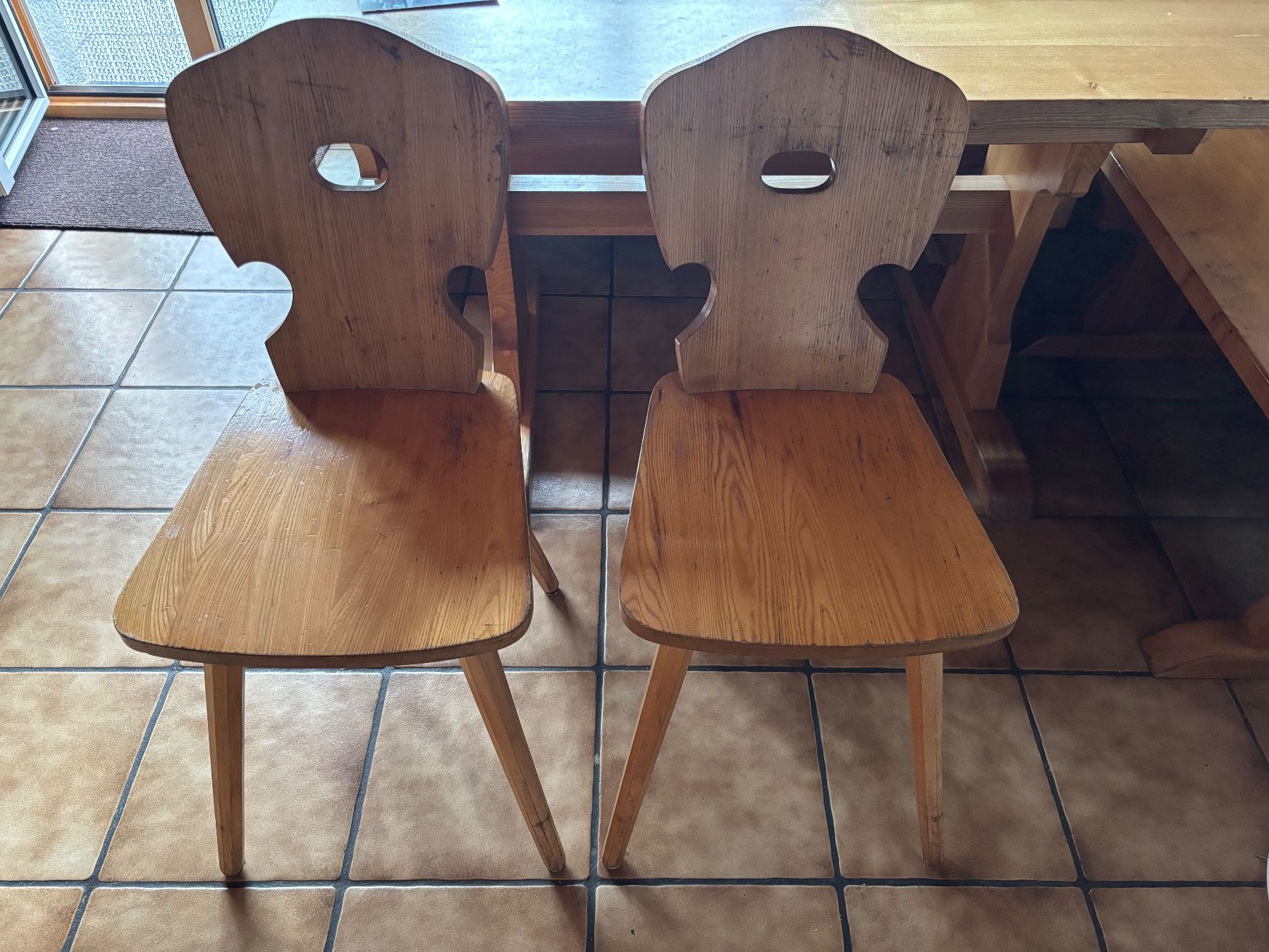 &Tradition Chaises: Stabellen aus Simmentaler Ulme – D'occasion à Boltigen par rubi1971ruth