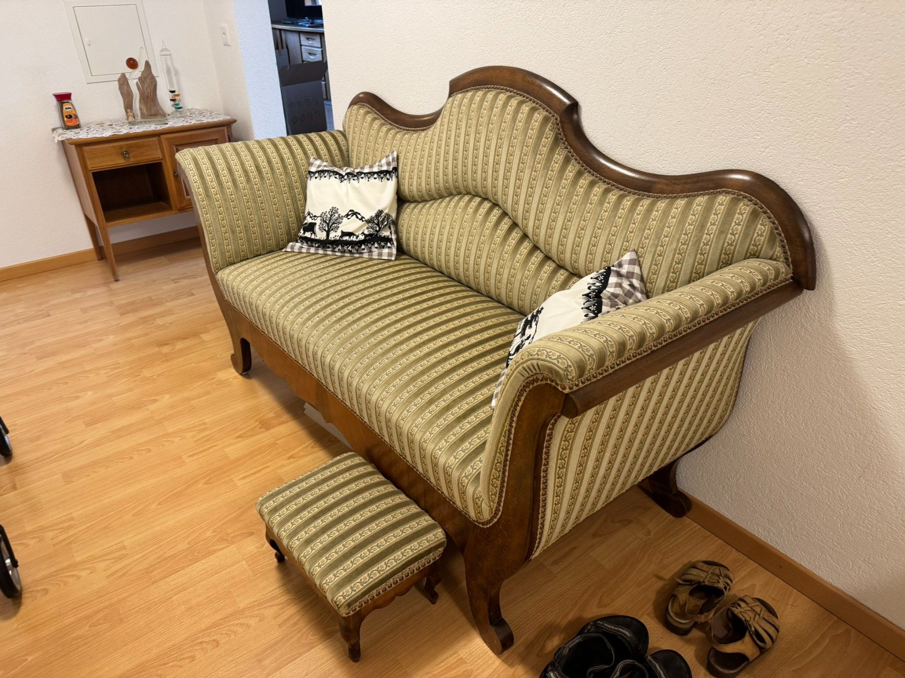 Sofas: Sofa mit Stil, hochwertig – Gebraucht aus Niederuzwil von Holderblueete 1