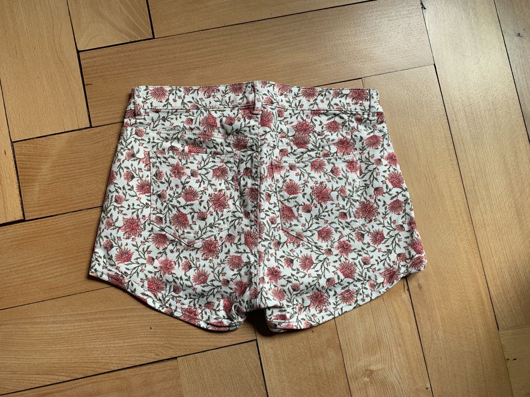 H&M Jeans: Jeansshorts geblümt - 34 – Gebraucht aus Zürich von Diazaio 1