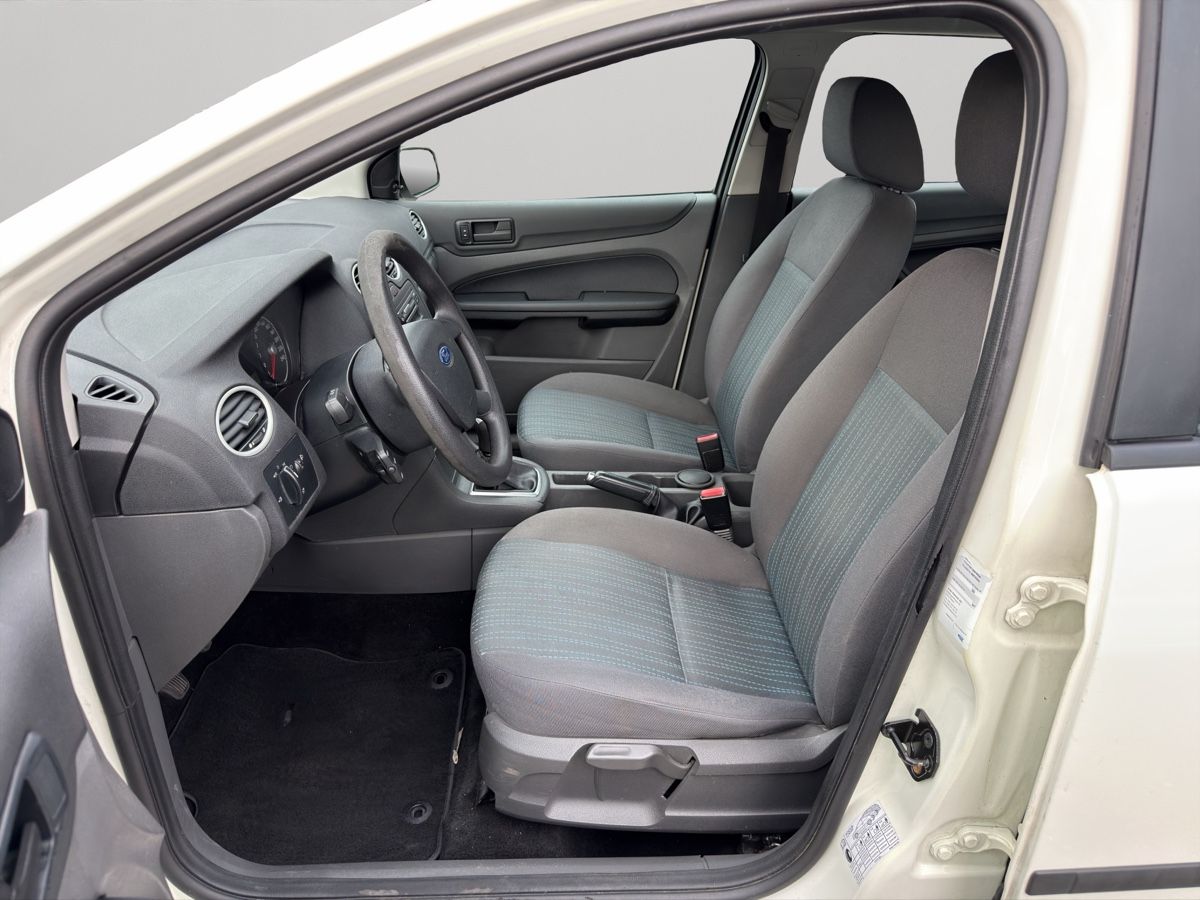Ford Automobili: FORD Focus 1.6 TDCi Trend – Usato da Brunnen venduto da ese_w9t2 8